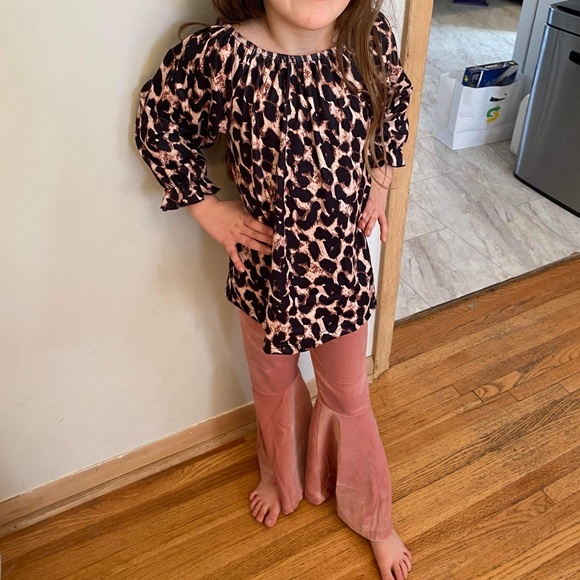 Velvet leopard 2 piece outfit with bell bottoms - Picture 1 of 3